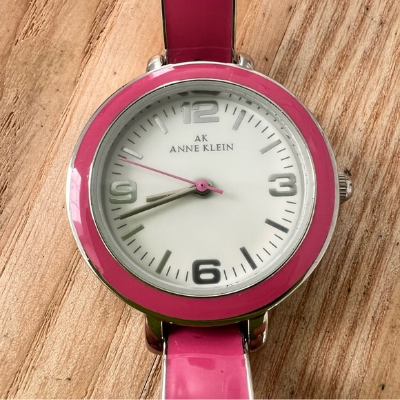 Anne Klein ladies pink enamel silver tone bangle watch NEW BATTERY - Picture 1 of 11